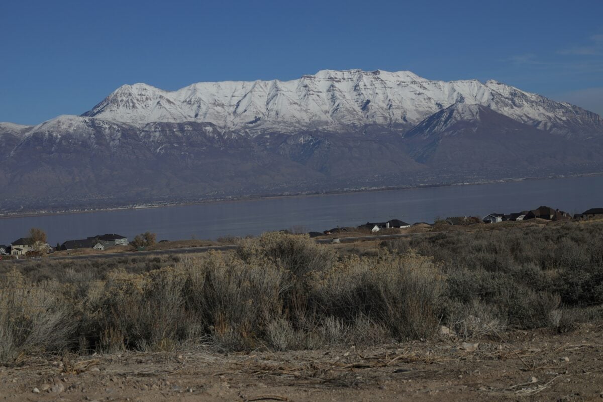 Alkaline water delivery in Saratoga Springs, Utah
